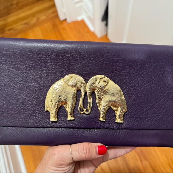 Floyd Clutch - Purple leather with elephants - Picture 2 of 4